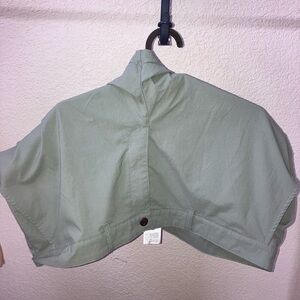 Men’s Adidas casual shorts size 40 green with four pockets